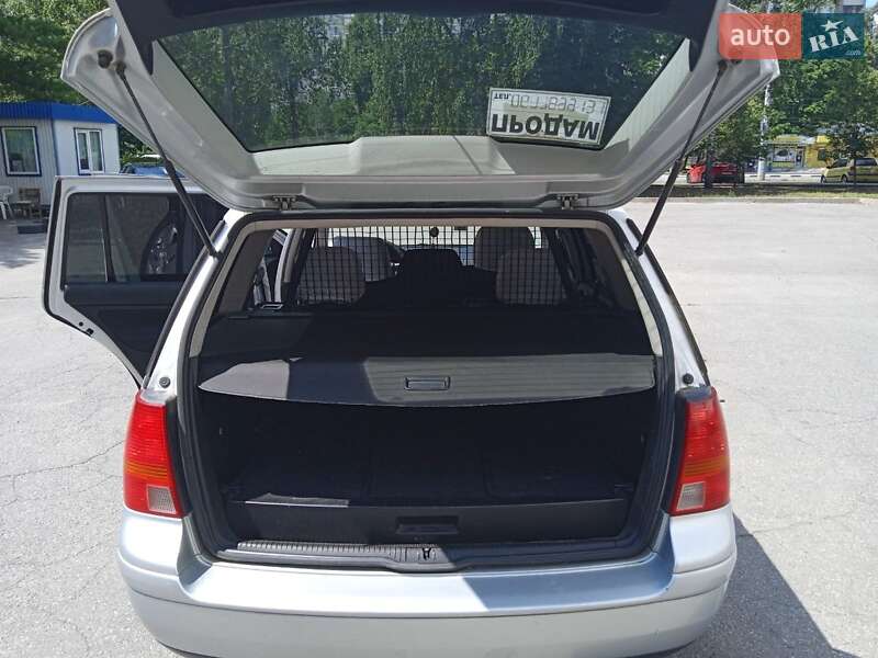 Універсал Volkswagen Golf 2005 в Ужгороді