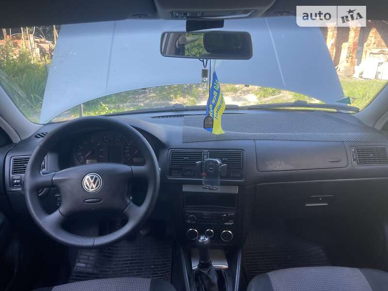 Універсал Volkswagen Golf 2001 в Мамаївцах