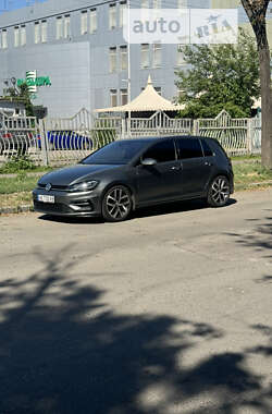 Хетчбек Volkswagen Golf 2017 в Запоріжжі