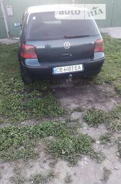 Хэтчбек Volkswagen Golf 2001 в Новгород-Северском