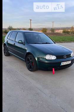 Хэтчбек Volkswagen Golf 1999 в Нижних Воротах