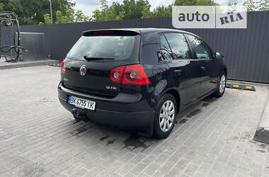 Хетчбек Volkswagen Golf 2003 в Квасилові