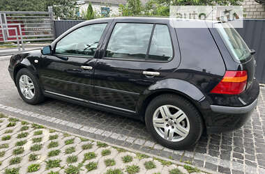 Хетчбек Volkswagen Golf 2001 в Звягелі