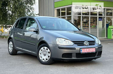 Хэтчбек Volkswagen Golf 2005 в Лубнах