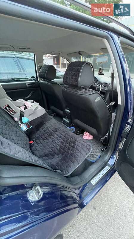 Універсал Volkswagen Golf 2002 в Кропивницькому