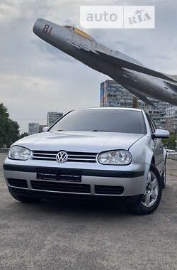 Хэтчбек Volkswagen Golf 2002 в Днепре