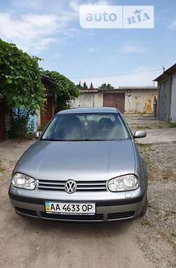 Хетчбек Volkswagen Golf 2004 в Києві