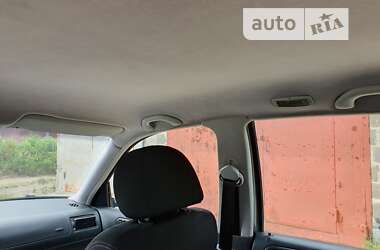 Хетчбек Volkswagen Golf 2004 в Києві