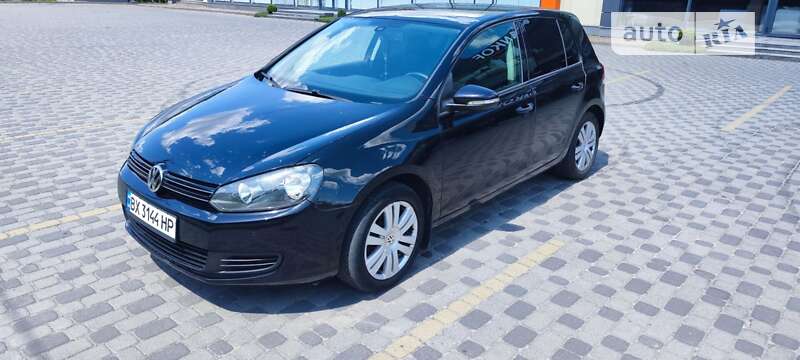 Хэтчбек Volkswagen Golf 2010 в Хмельницком