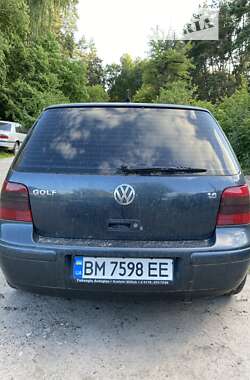 Хэтчбек Volkswagen Golf 2002 в Глухове