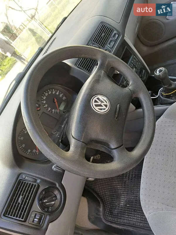 Хетчбек Volkswagen Golf 1999 в Кременчуці