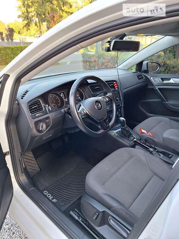 Хетчбек Volkswagen Golf 2018 в Києві