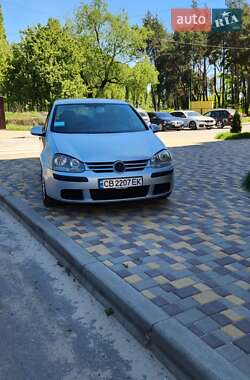 Хэтчбек Volkswagen Golf 2004 в Чернигове