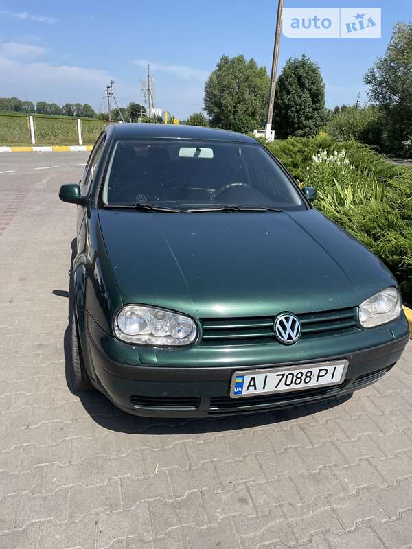 Хэтчбек Volkswagen Golf 2000 в Згуровке