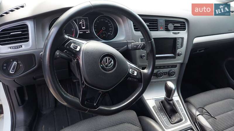 Універсал Volkswagen Golf 2014 в Львові