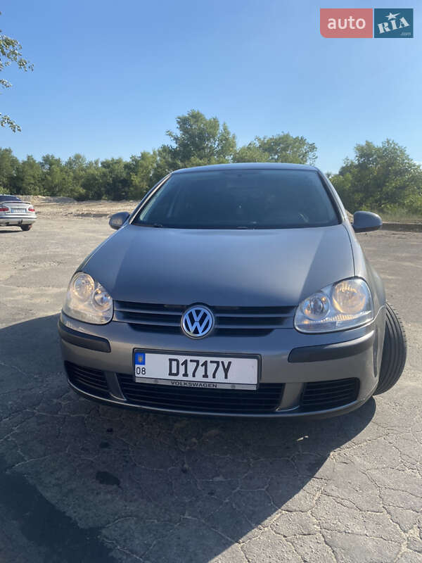 Хетчбек Volkswagen Golf 2006 в Запоріжжі