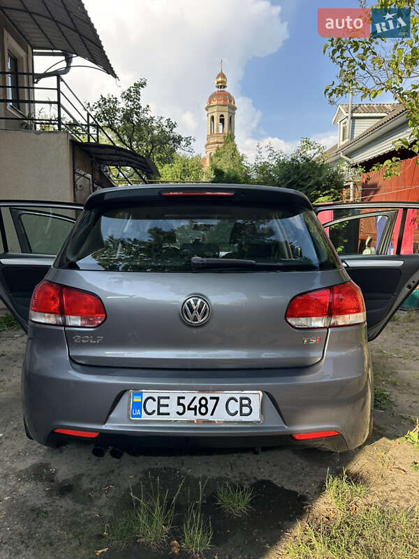 Хетчбек Volkswagen Golf 2011 в Сторожинці