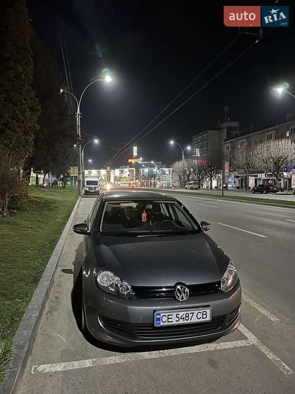 Хетчбек Volkswagen Golf 2011 в Сторожинці