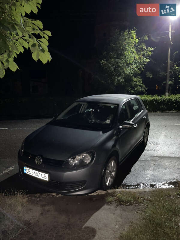 Хетчбек Volkswagen Golf 2011 в Сторожинці