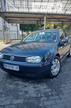 Універсал Volkswagen Golf 2001 в Луцьку