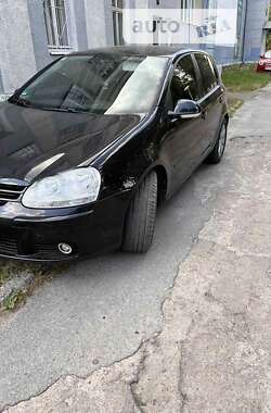 Хэтчбек Volkswagen Golf 2006 в Шостке