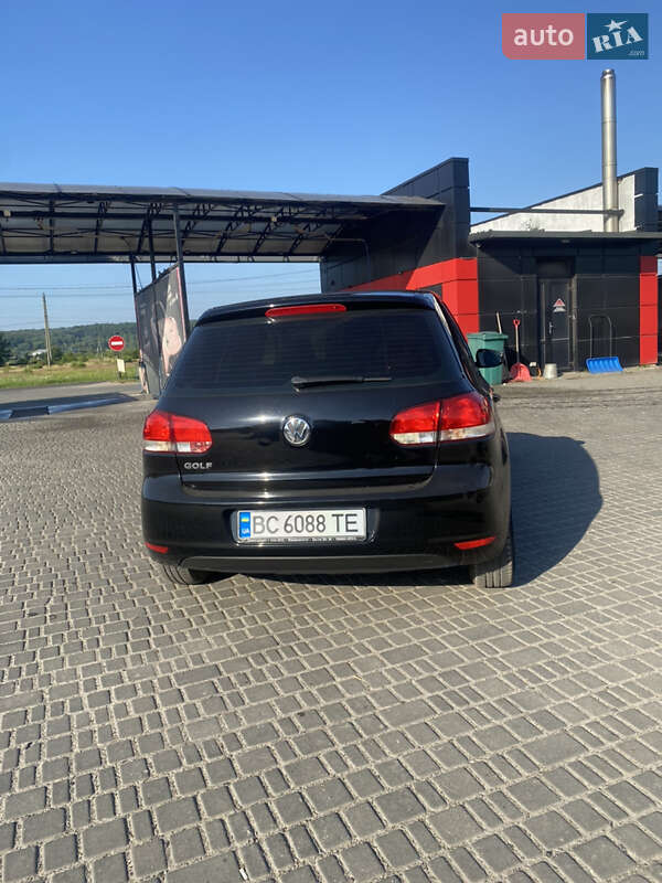 Хэтчбек Volkswagen Golf 2011 в Львове