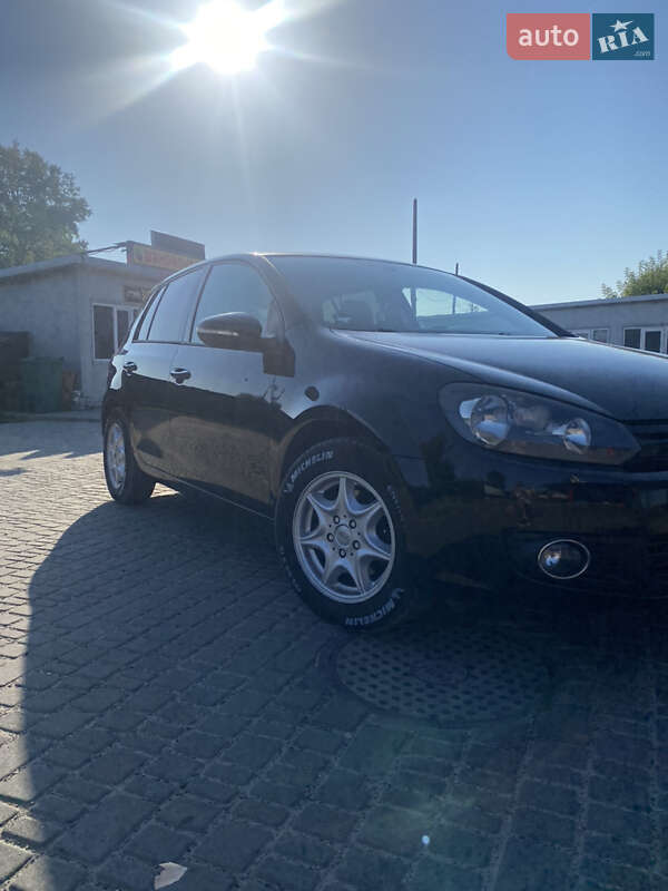 Хэтчбек Volkswagen Golf 2011 в Львове