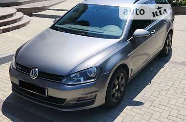 Універсал Volkswagen Golf 2015 в Дніпрі