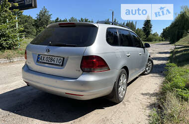 Універсал Volkswagen Golf 2010 в Краснограді