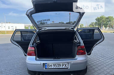 Хэтчбек Volkswagen Golf 2001 в Одессе