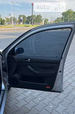 Хэтчбек Volkswagen Golf 2001 в Одессе