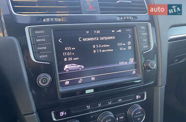 Хэтчбек Volkswagen Golf 2015 в 