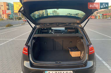 Хэтчбек Volkswagen Golf 2015 в 