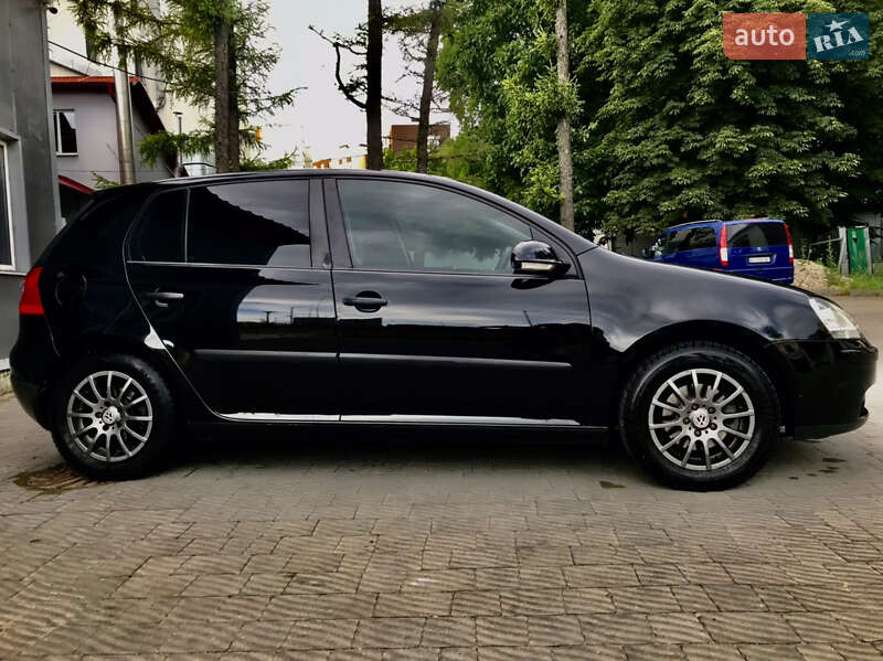 Хэтчбек Volkswagen Golf 2006 в Тернополе