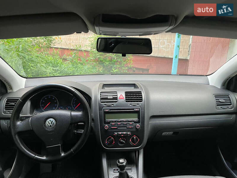 Хэтчбек Volkswagen Golf 2006 в Тернополе