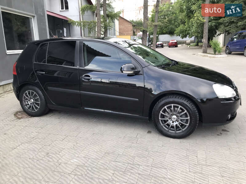 Хэтчбек Volkswagen Golf 2006 в Тернополе