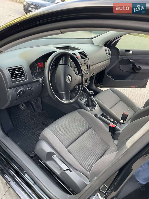 Хэтчбек Volkswagen Golf 2006 в Тернополе