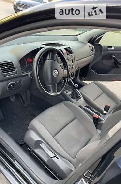 Хэтчбек Volkswagen Golf 2006 в Тернополе