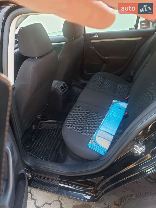 Универсал Volkswagen Golf 2012 в Бучаче