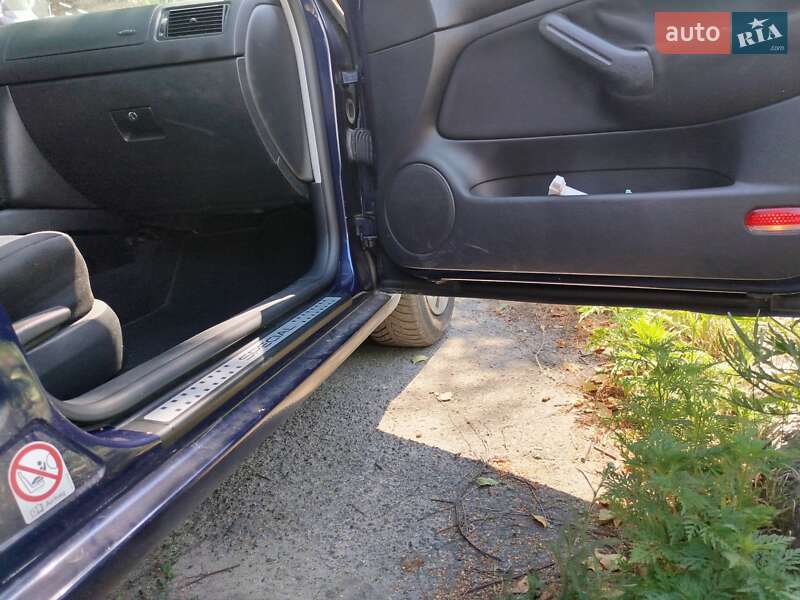 Хэтчбек Volkswagen Golf 2002 в Буче