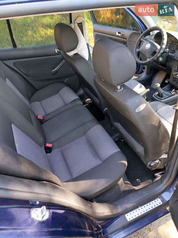 Хэтчбек Volkswagen Golf 2002 в Буче