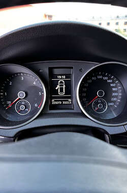 Хэтчбек Volkswagen Golf 2010 в 
