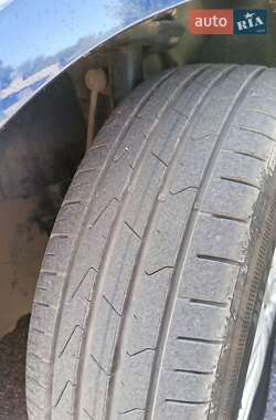 Хэтчбек Volkswagen Golf 2012 в 