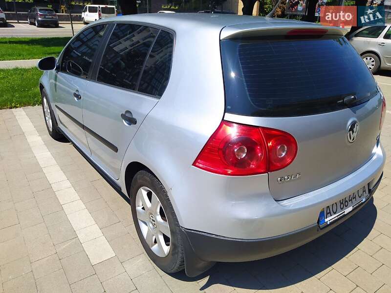 Хэтчбек Volkswagen Golf 2008 в Ужгороде
