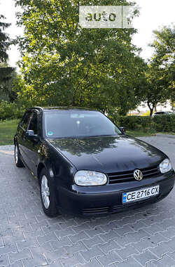 Хэтчбек Volkswagen Golf 2003 в Черновцах