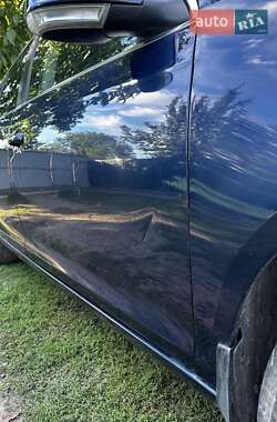 Универсал Volkswagen Golf 2010 в Казатине
