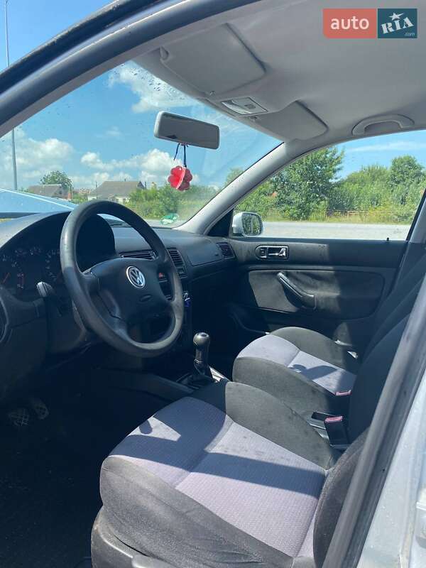 Хэтчбек Volkswagen Golf 2002 в Виннице