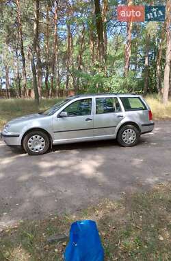 Універсал Volkswagen Golf 2000 в Тростянці