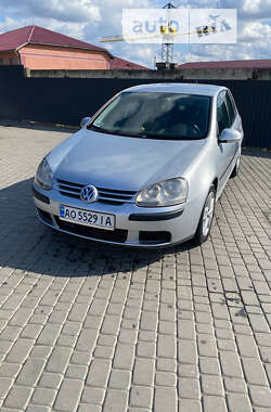 Хетчбек Volkswagen Golf 2005 в Кольчині