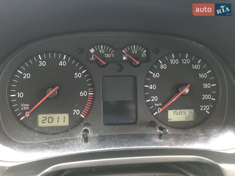 Хетчбек Volkswagen Golf 2001 в Самборі